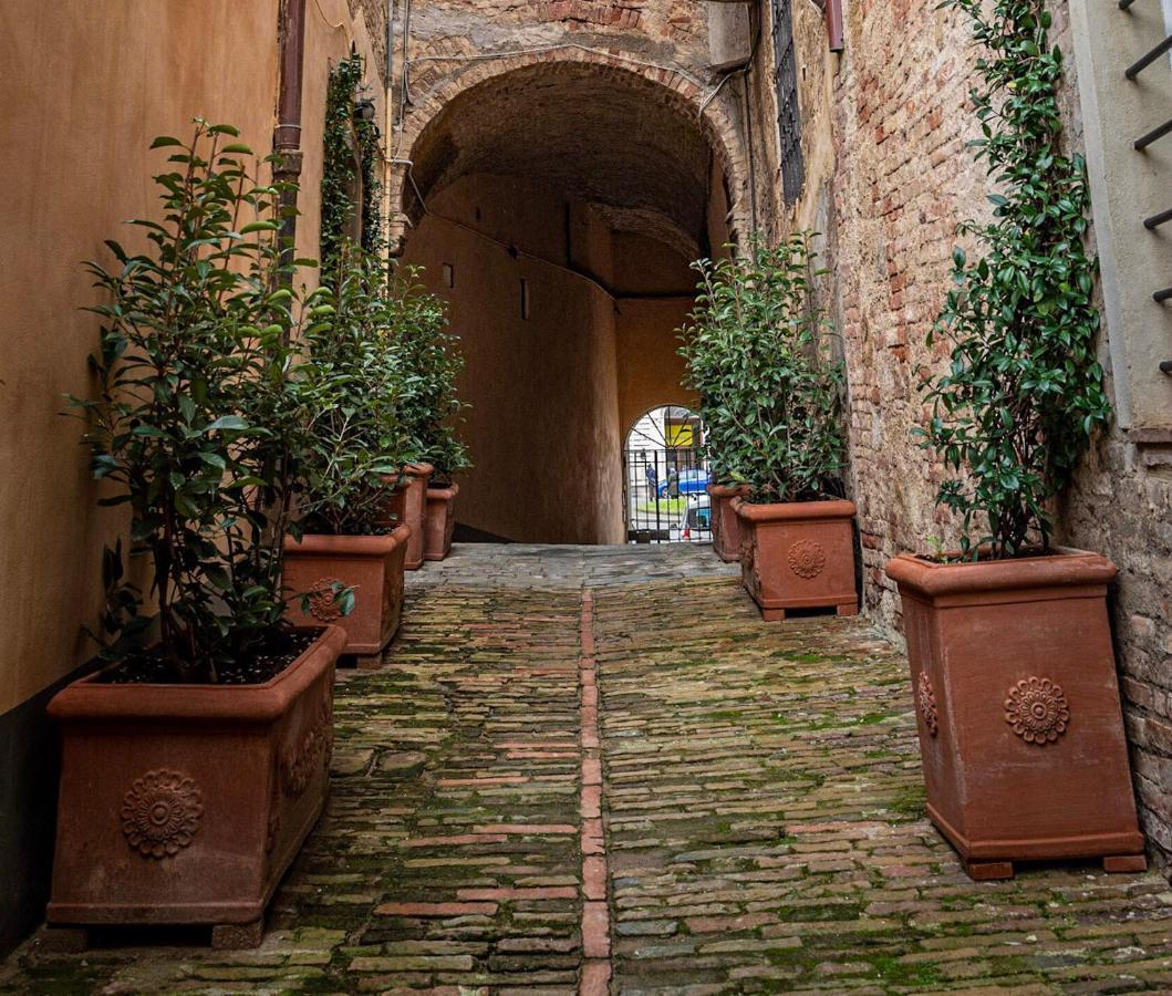 Domus Nannini Spa - L' Arco Di Matteotti Siena Exterior photo